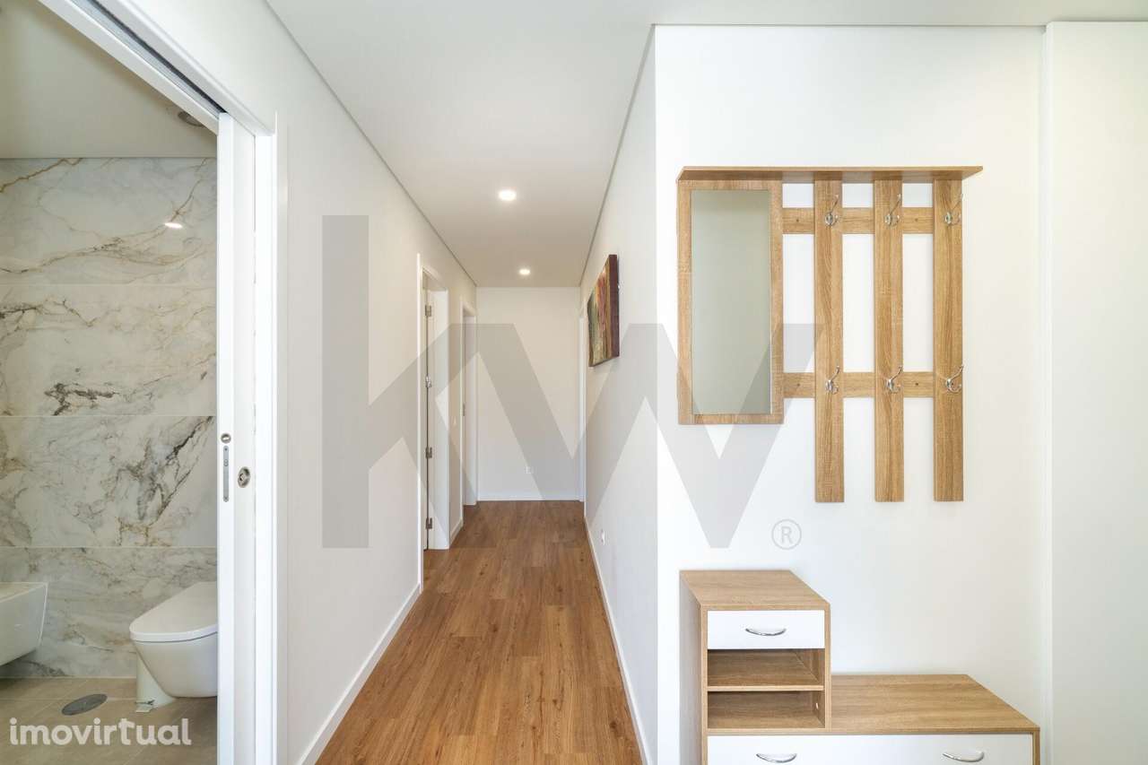 T3 NOVO A ESTREAR | Totalmente Equipado | Exposição Sul/Norte | Vila R - Grande imagem: 2/25