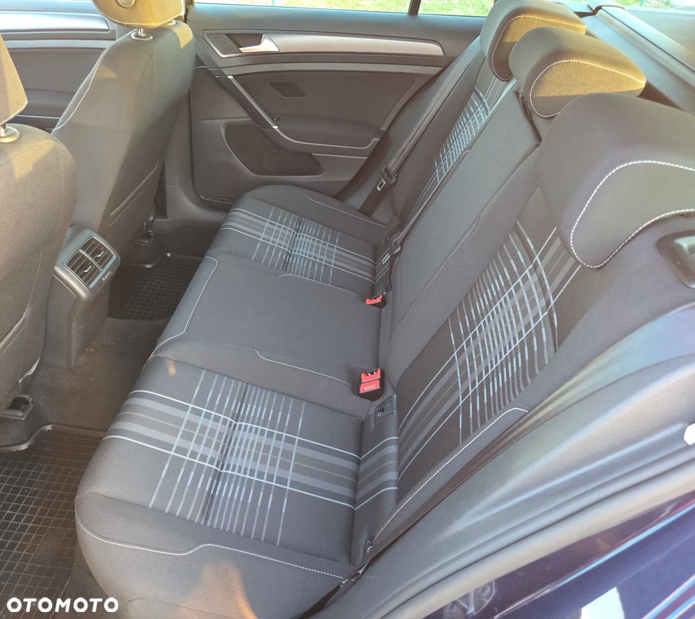 Volkswagen Golf 2.0 TDI BlueMotion Technology Lounge - 11
