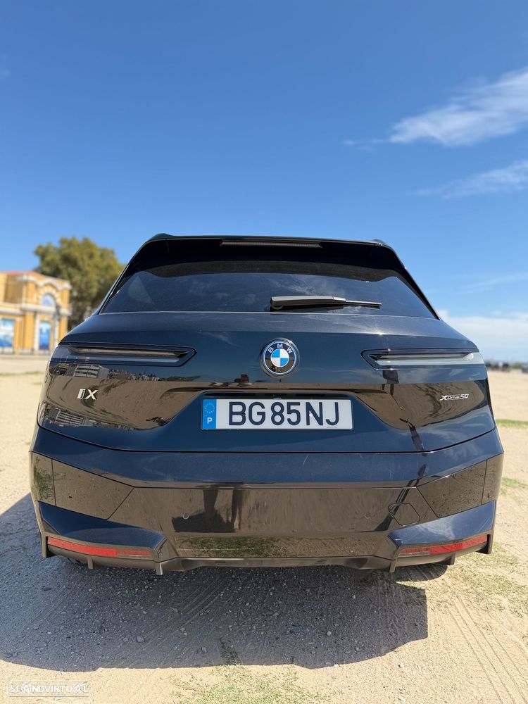 BMW iX xDrive 50 Pack Desportivo — fotografia 14
