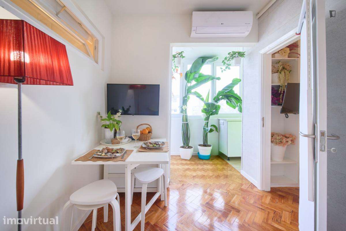 Apartamento com 2 quartos - localizado em Entrecampos Lisbon - Grande imagem: 2/39