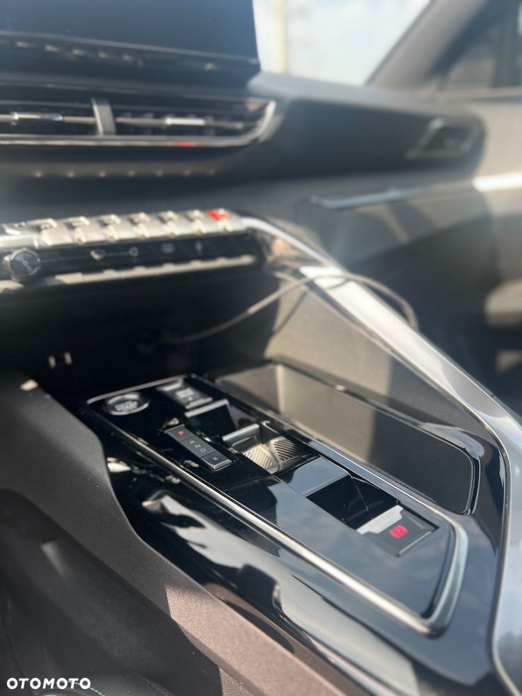 Peugeot 3008 1.6 PureTech Hybrid PHEV Allure Pack S&S EAT8 - 9