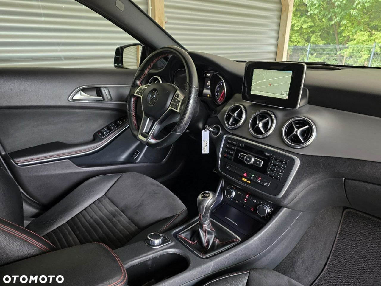 Mercedes-Benz GLA - 21