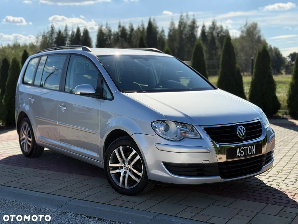 Volkswagen Touran 1.9 TDI DSG Highline - 4
