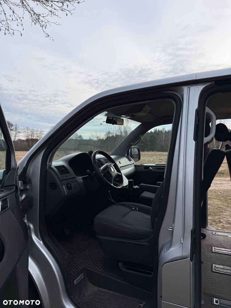 Volkswagen Multivan - 12