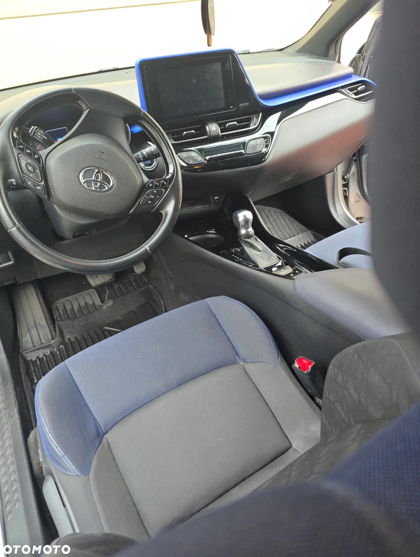 Toyota C-HR 1.2 T Dynamic CVT 4x4 - 23
