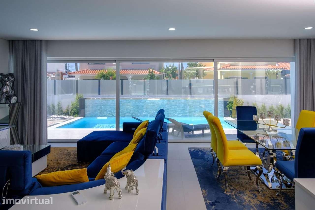 Moradia Isolada T4 com piscina, Aroeira, Almada - Grande imagem: 4/26