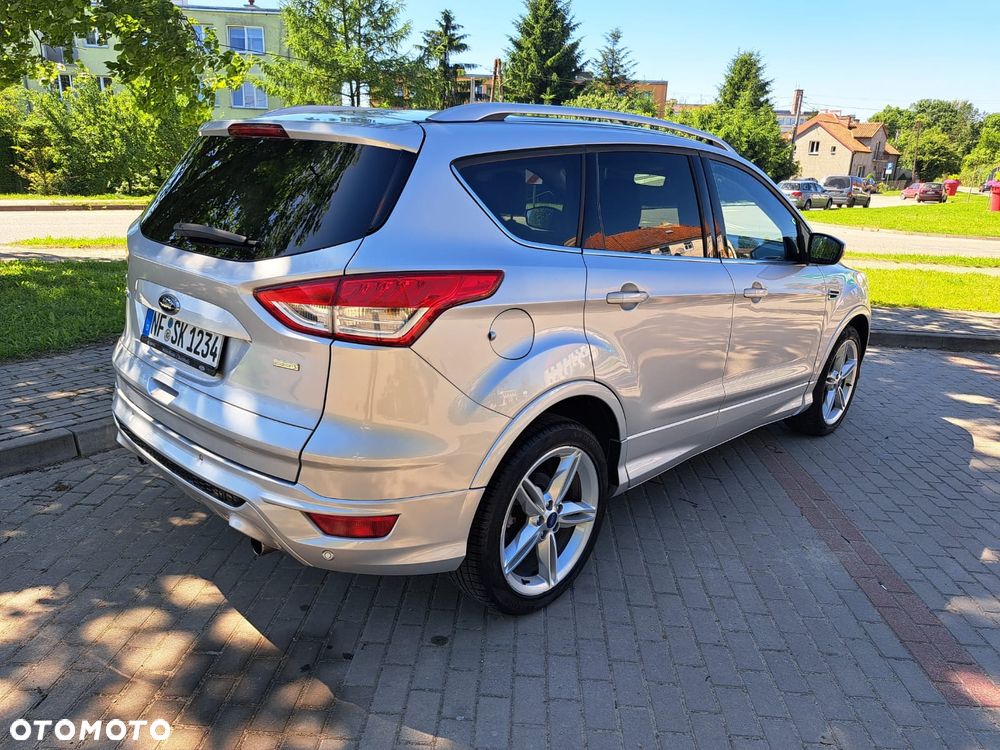 Ford Kuga 1.5 EcoBoost 2x4 Titanium - 3
