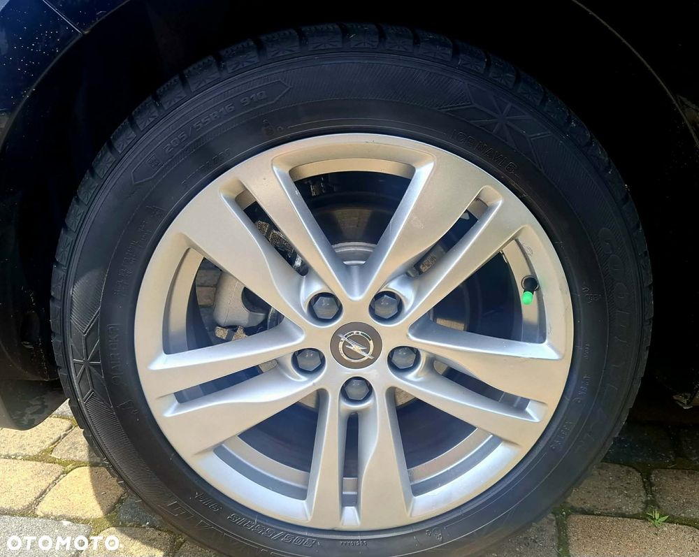 Opel Astra 1.4 Turbo Edition - 10