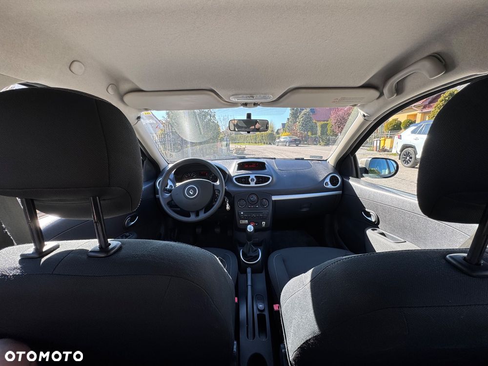 Renault Clio - 10