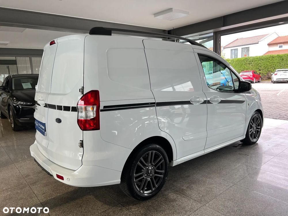 Ford Courier - 16
