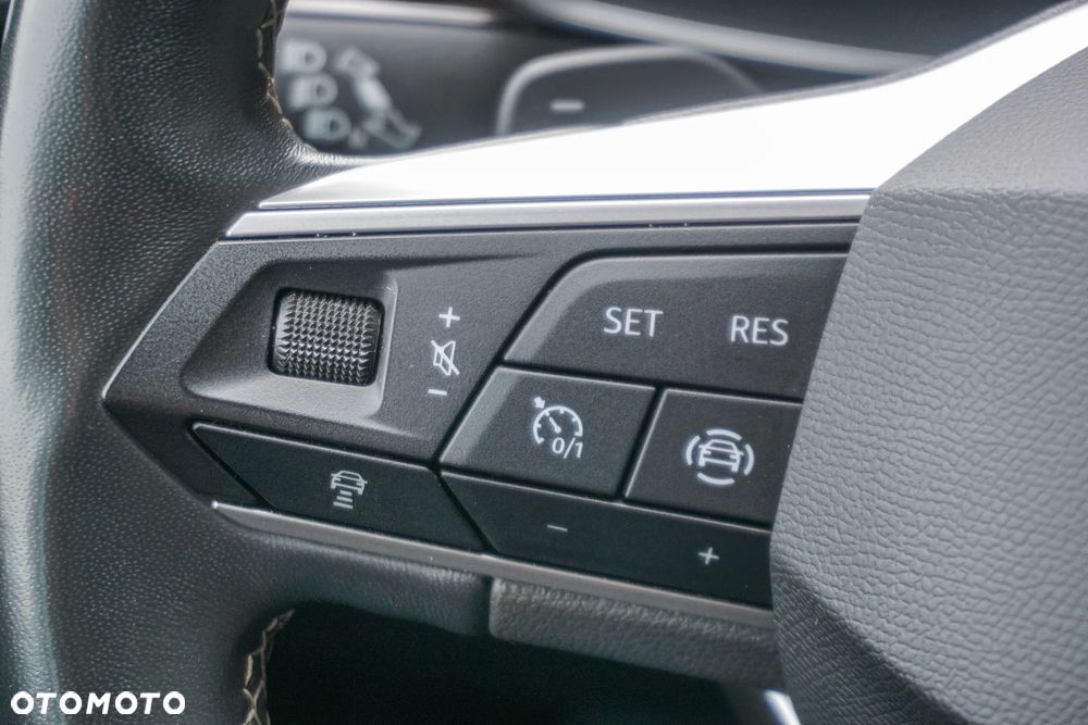 Seat Leon 1.5 eTSI Xcellence DSG - 12