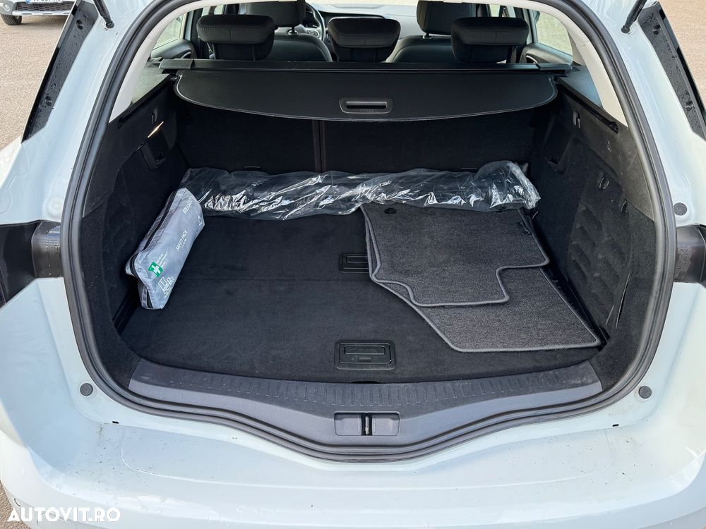Renault Megane BLUE dCi EDC Limited - 40