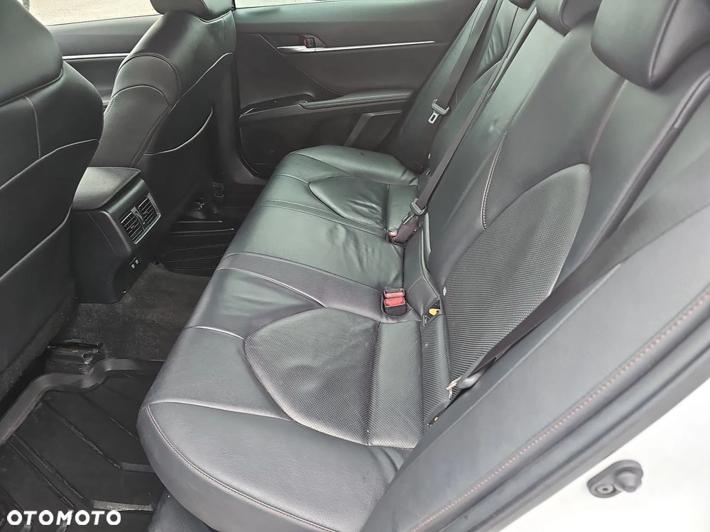 Toyota Camry 2.5 Hybrid Executive CVT - 13