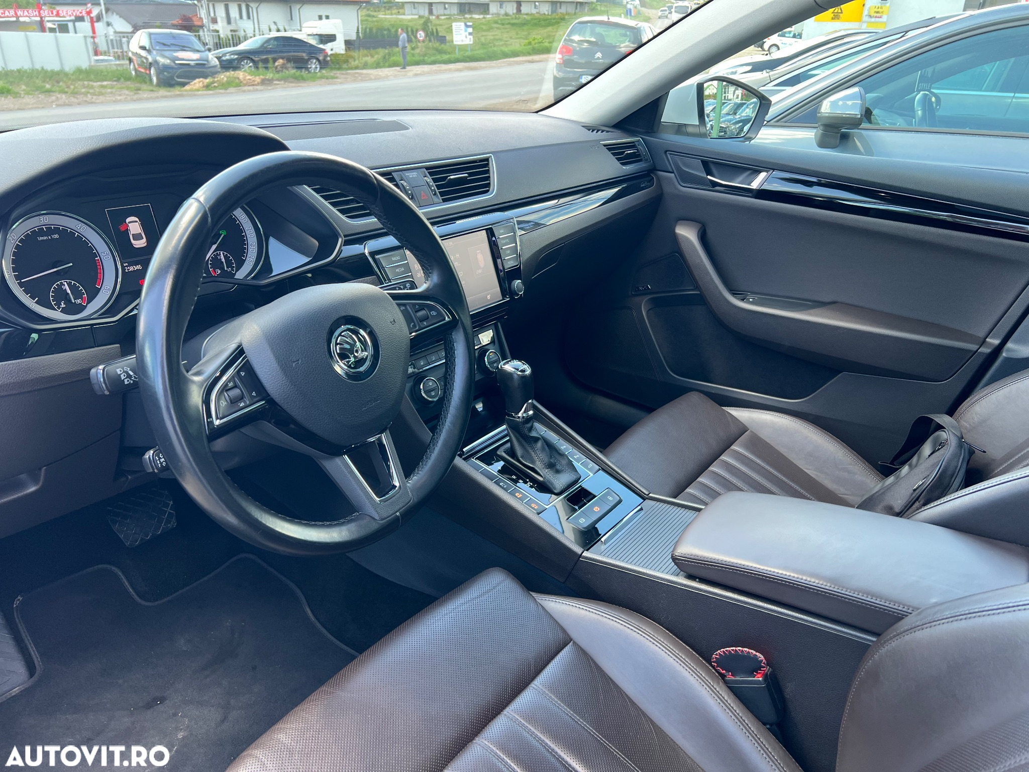 Skoda Superb 2.0 TDI DSG Laurin & Klement - 7