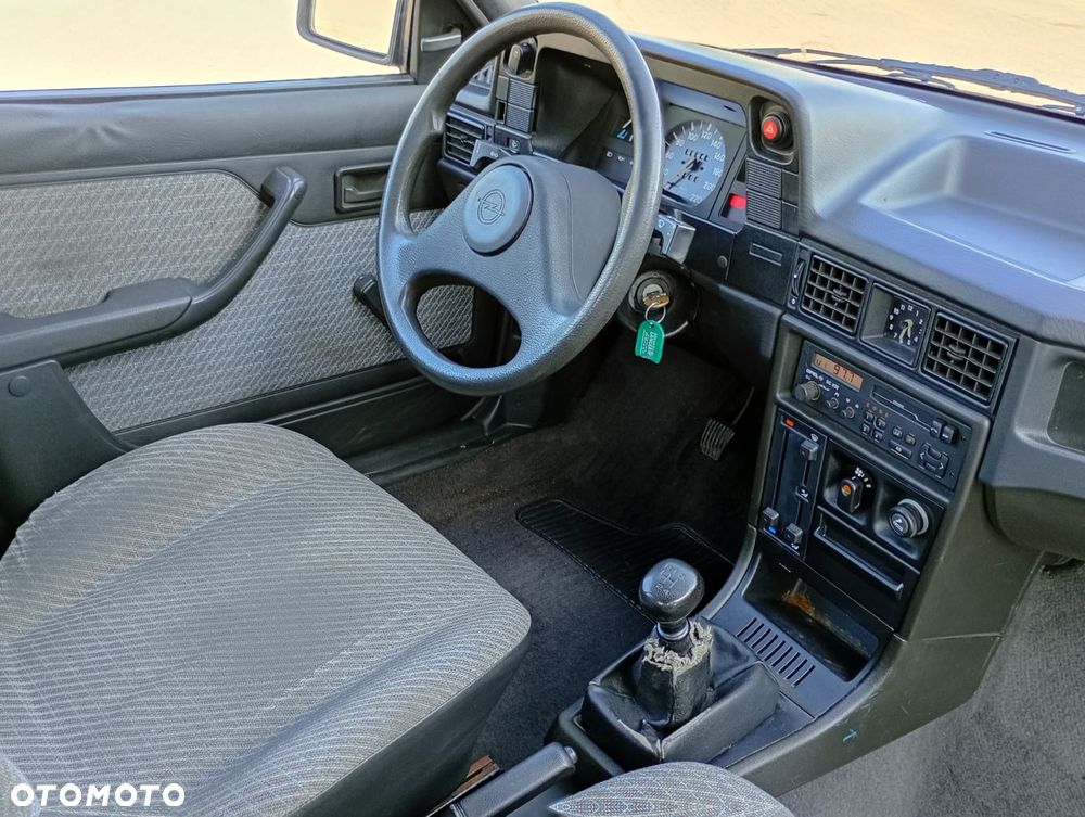 Opel Kadett 1.4 LS - 8