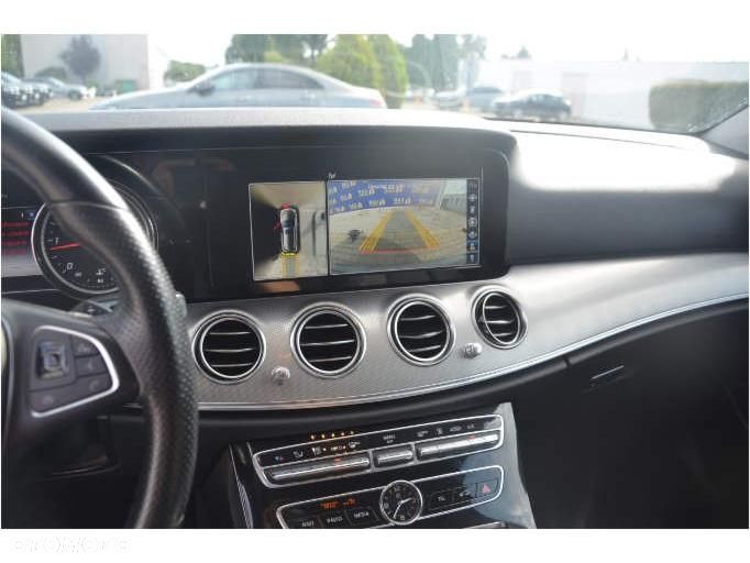 Mercedes-Benz Klasa E - 16