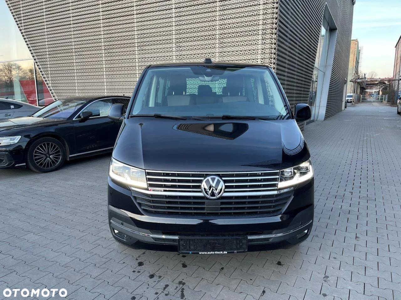 Volkswagen Caravelle - 2