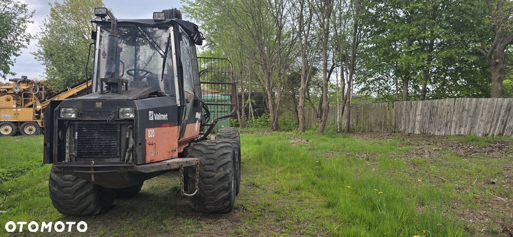 Valmet 820 - 4