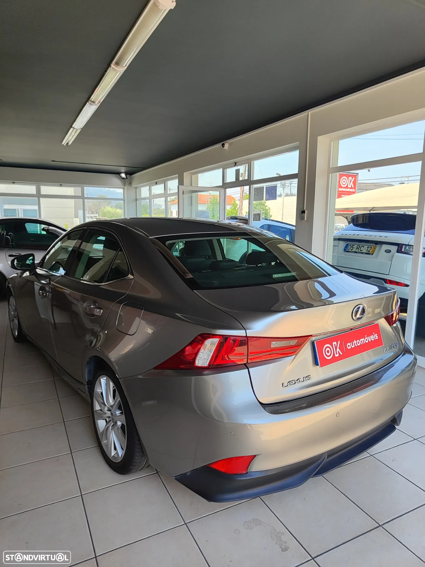 Lexus IS 300H Executive+ - 8
