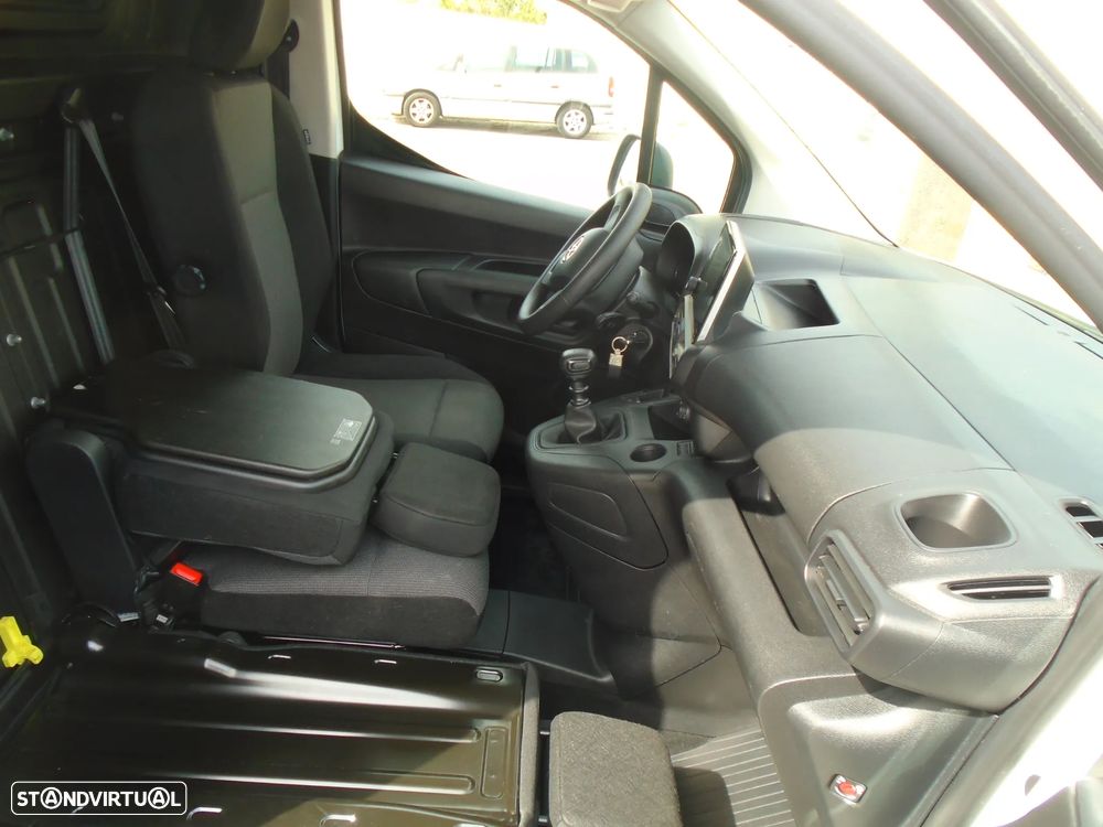 Toyota Proace City-LONGA-L2-H2- NACIONAL-IVA DEDUTIVEL- Ecrân -CX 6 V - 15
