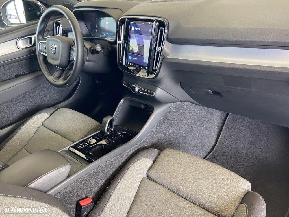 Volvo XC 40 2.0 B3 Plus Dark - 7