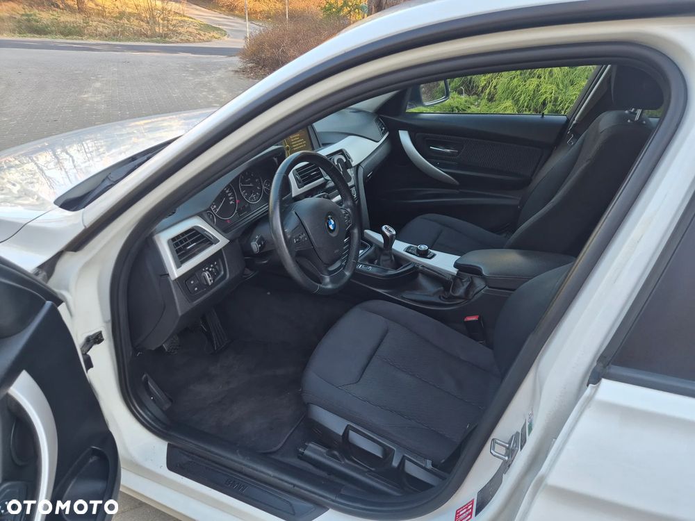 BMW Seria 3 318d DPF Edition Lifestyle - 6