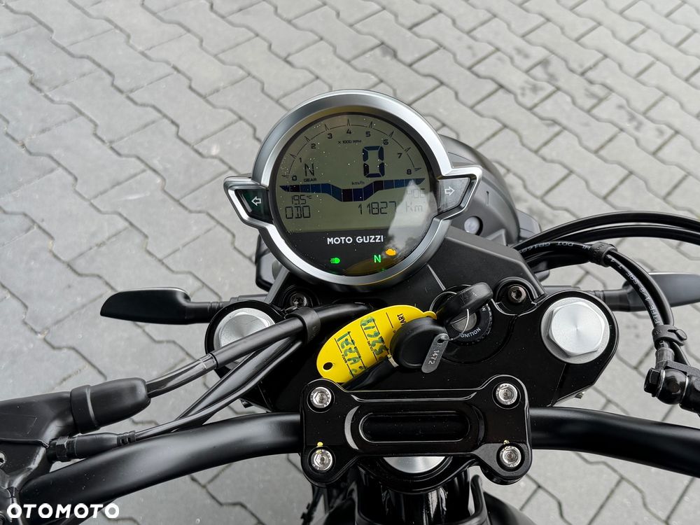 Moto Guzzi V7 - 22