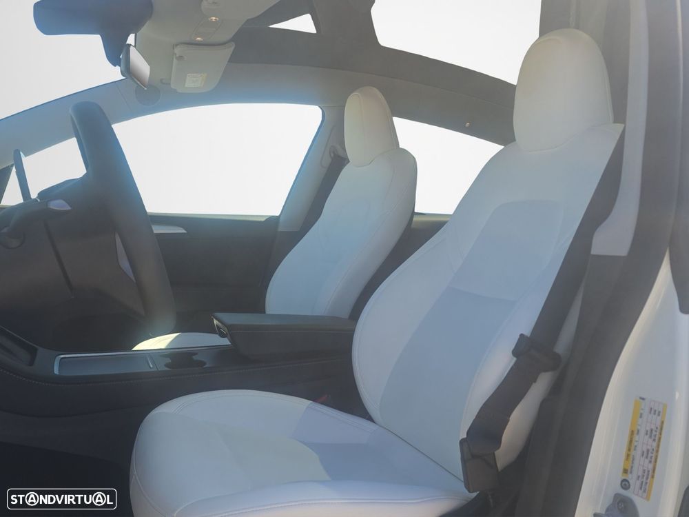 Tesla Model Y Premium Long Range Dual Motor AWD - 9