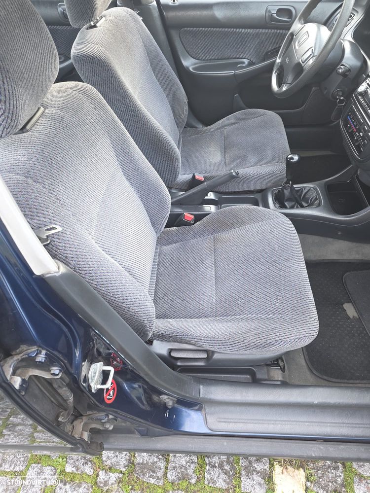 Honda Civic 1.5i LS - 8