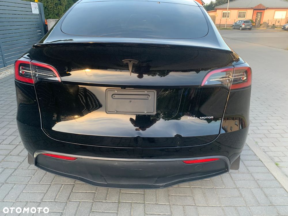 Tesla Model Y Long Range Dual Motor AWD - 12