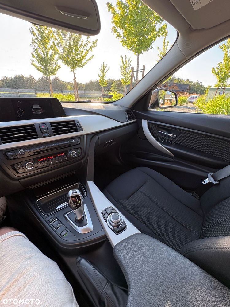BMW Seria 3 318d - 19