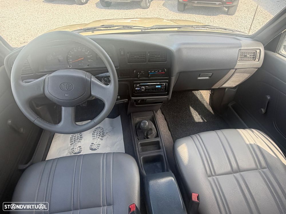 Toyota Hilux 2.4D 5LUG Dir. Assistida - 7