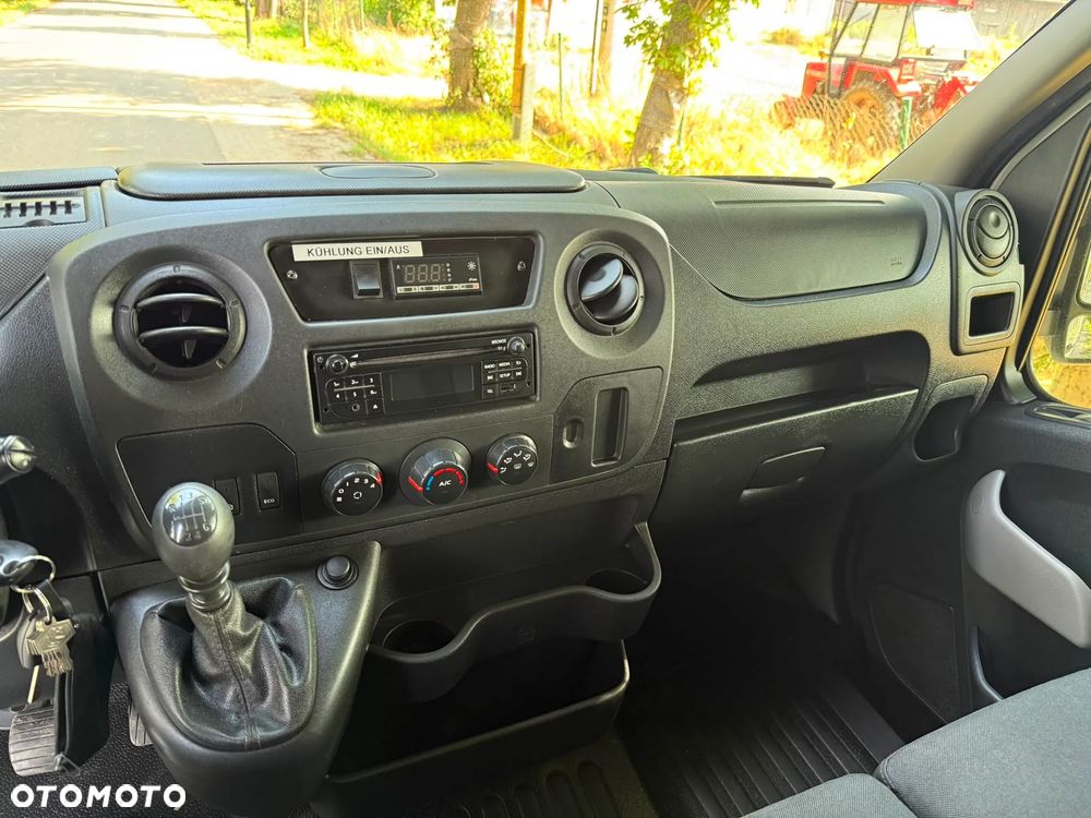 Nissan NV400 - 18