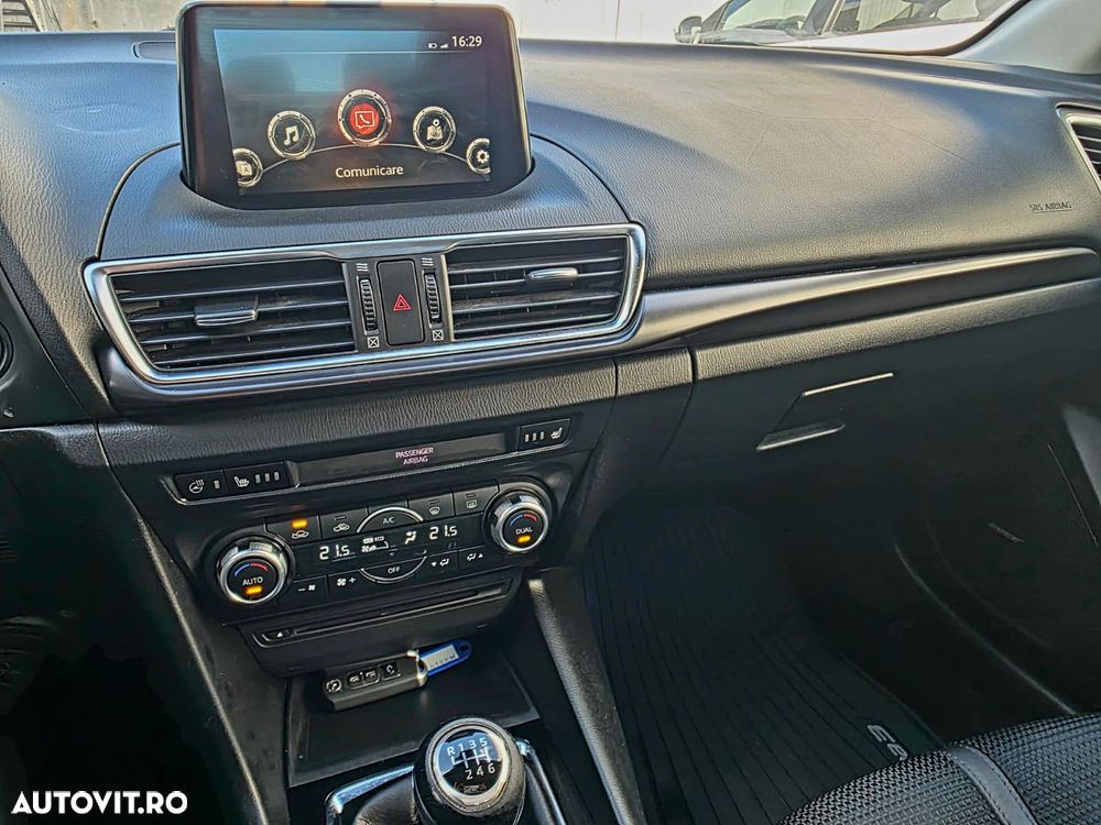 Mazda 3 G120 Revolution - 8