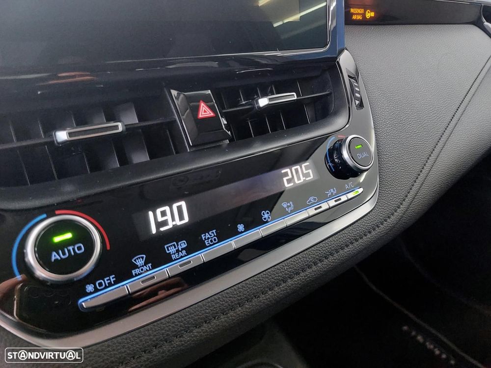 Toyota Corolla SD 1.8 Hybrid Exclusive - 33