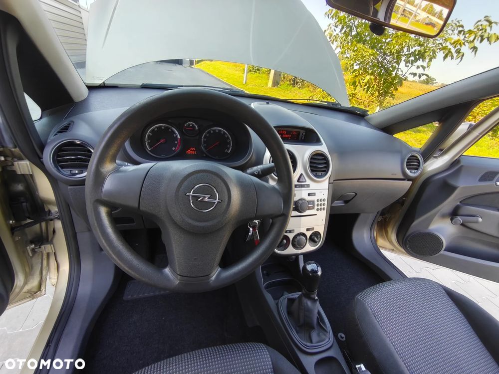 Opel Corsa 1.2 16V Cosmo - 21