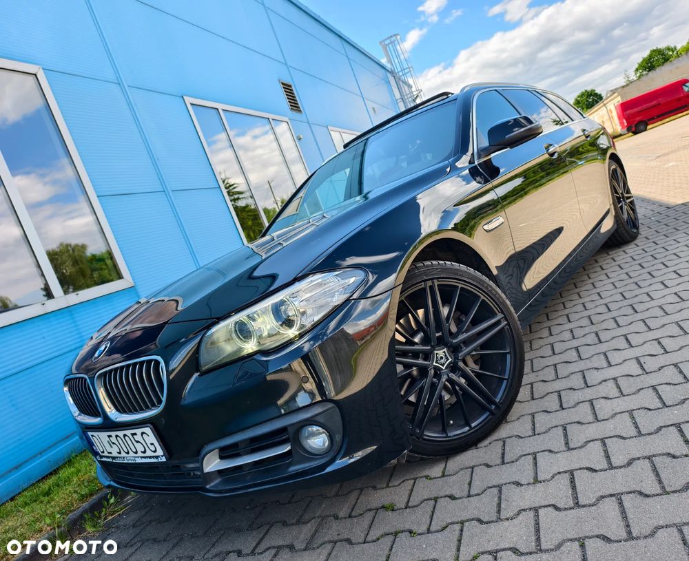 BMW Seria 5 525d Sport-Aut Luxury Line - 1