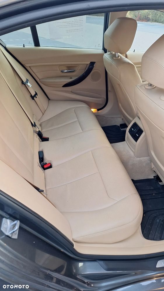 BMW Seria 3 328i Luxury Line - 6