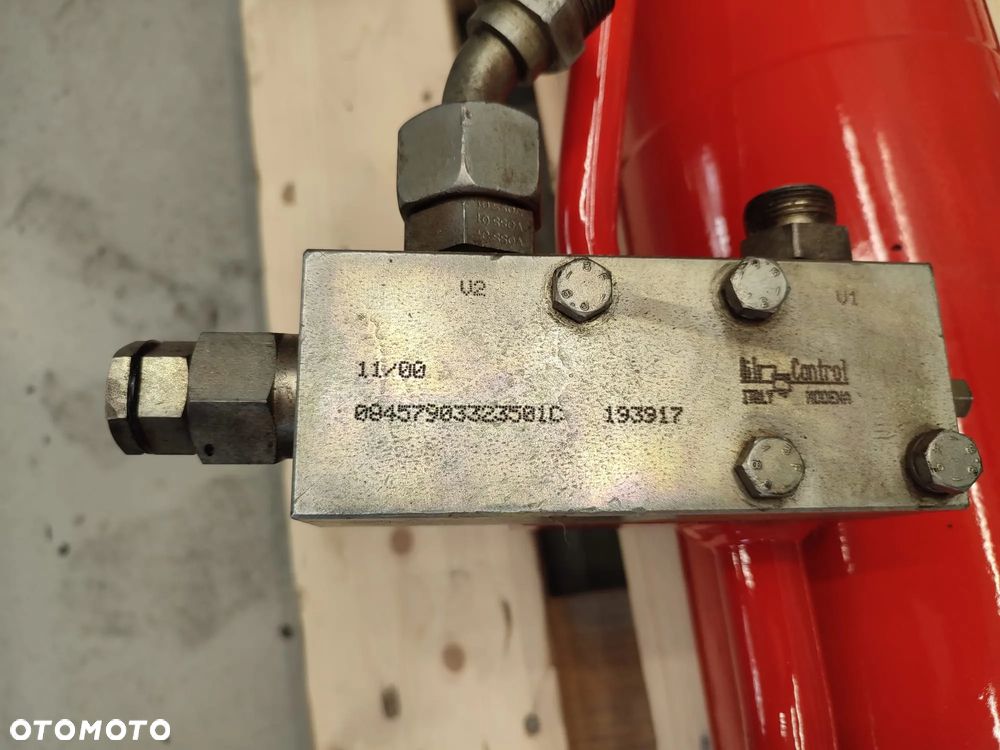 Siłownik podnoszenia masztu Manitou MLT 735 - 7