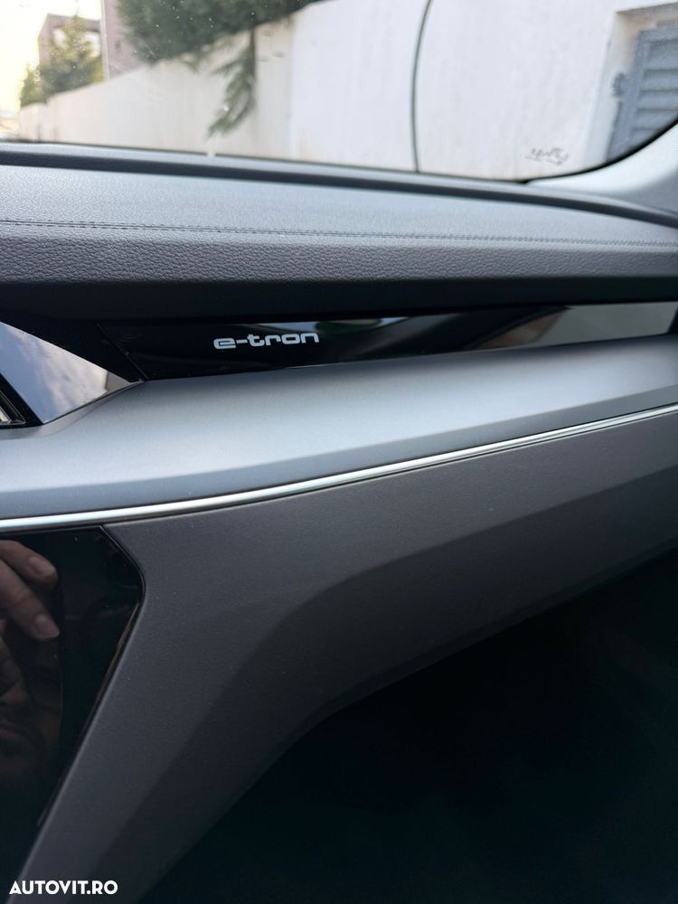 Audi e-tron - 10