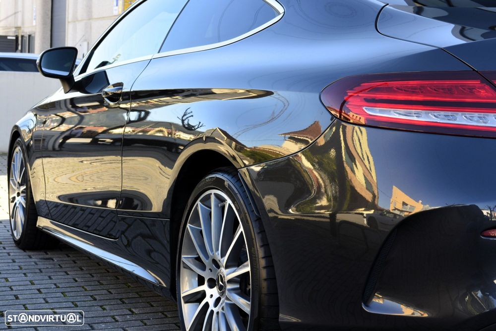 Mercedes-Benz C 300 AMG Line - 10