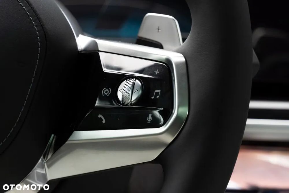 BMW Seria 7 - 16