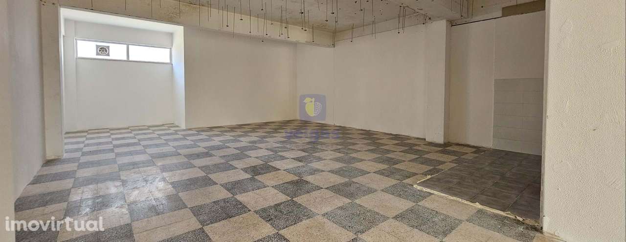 Loja para venda ou arrendamento em Alverca (Sobralinho), com 104 m² e - Grande imagem: 3/8