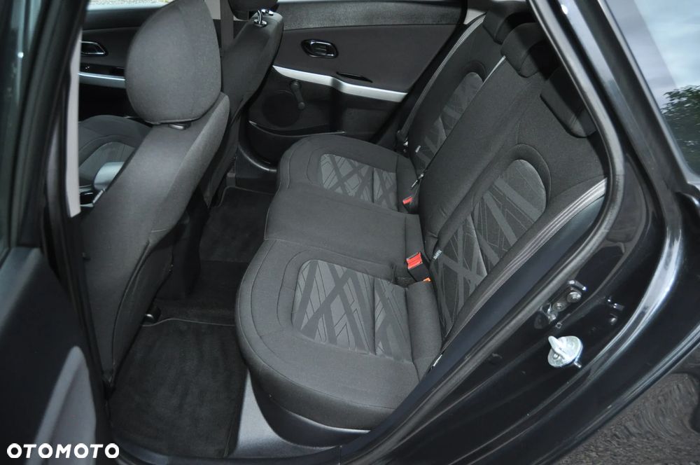 Kia Ceed 1.6 GDI L - 9