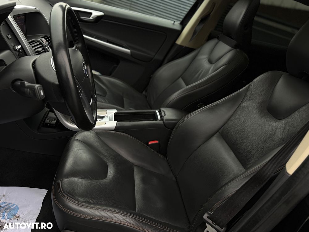 Volvo XC 60 D5 AWD Aut. Momentum - 7