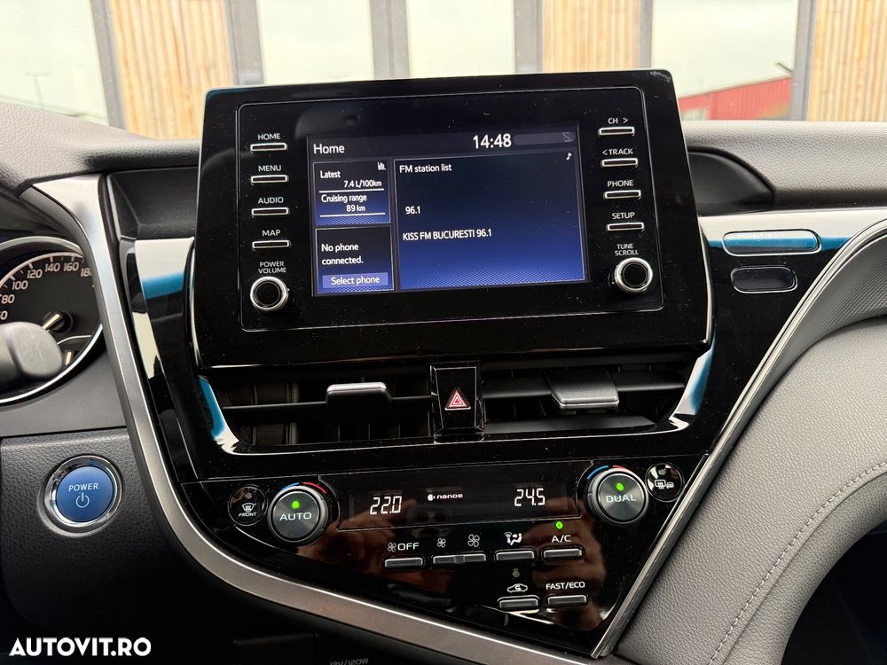 Toyota Camry Luxury - 28