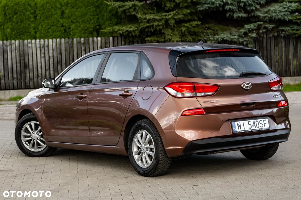Hyundai i30 1.0 T-GDI Family+ - 10