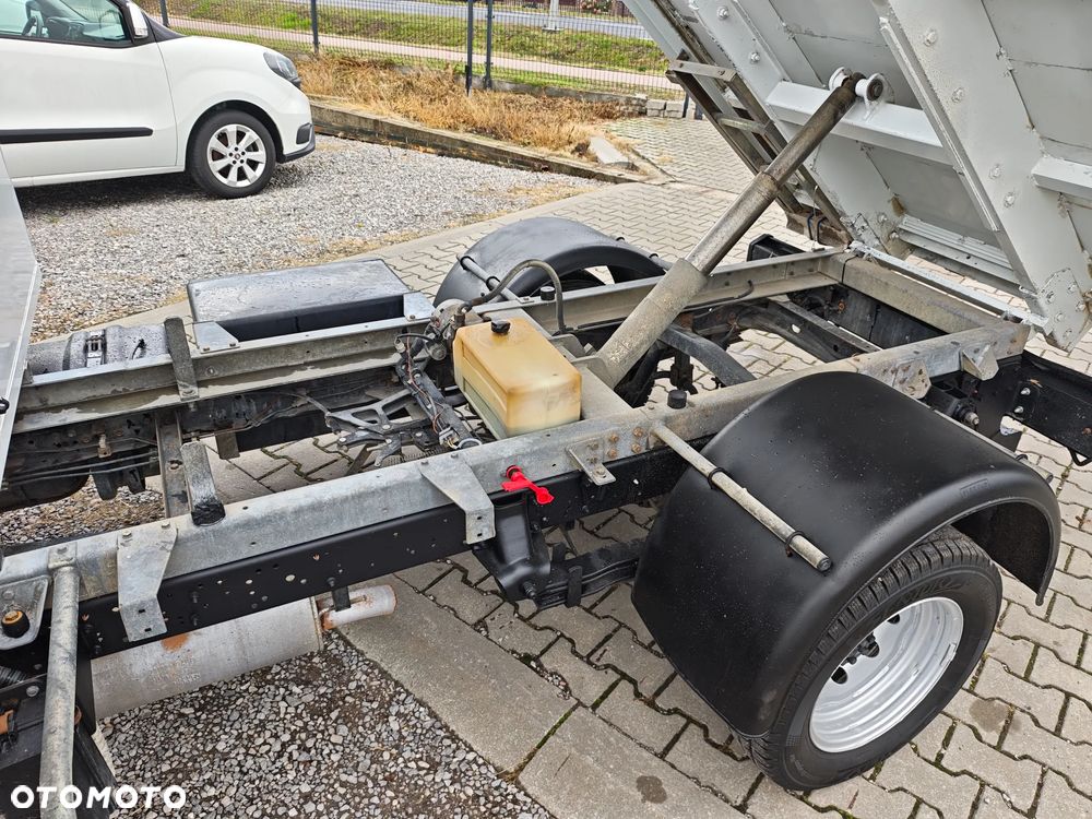 Renault Maxity - 16