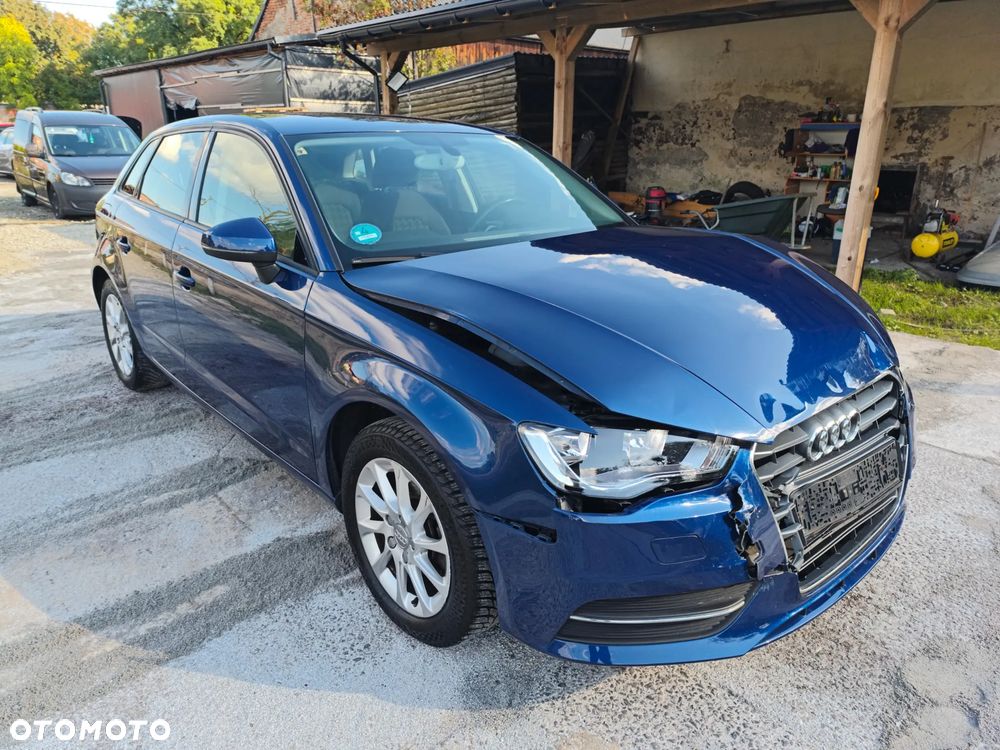 Audi A3 Sportback 1.4 TFSI CoD ultra Attraction - 2