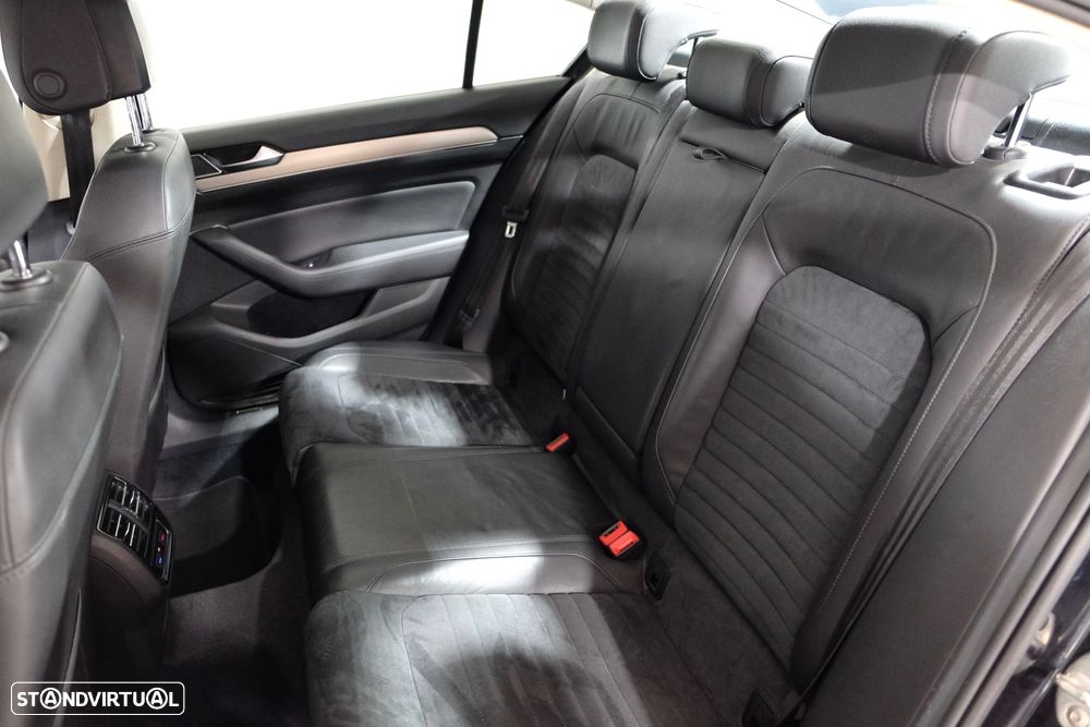 VW Passat 2.0 TDI Confortline - 14